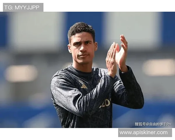 足球球迷为何纷纷追逐足球明星背后的原因与影响探究